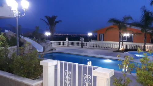 Chiaramonte Gulfi House | CASA VACANZA NEL GIARDINO DELLE VIGNE