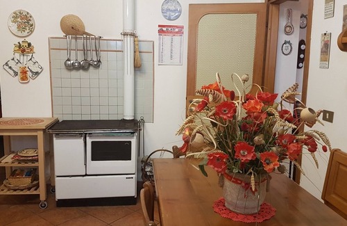 Nibbiaia House | Casa Valbella, has a beautiful panoramic view of the surrounding landscape