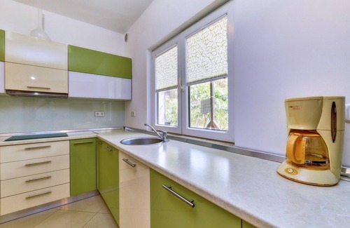 Artatore House | Casa Verde, located in the village Artatore, 150 m distance from the sea, for 5 people.