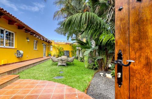 Santa Barbara House | Casa Vista Teide con Jardín, Barbacoa y Fuente Zen
