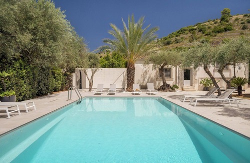 Casa Papa Villa | Casale Laghia with nice pool for 12 guests in Modica