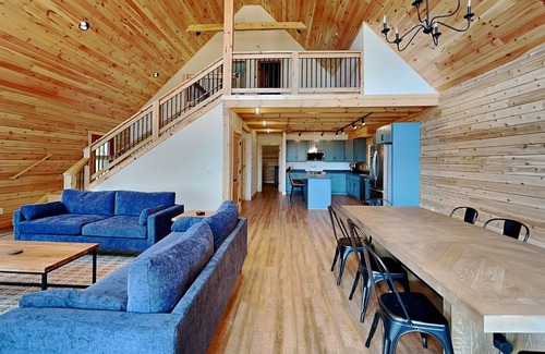 Waterfront Greens House | Casamigos | Newly Built Log Cabin + Private Hot Tub in Gated Community