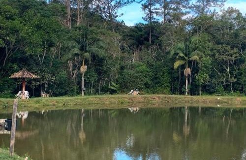 Juquitiba House | Casas de Campo com Piscina, Pesca - Mata Atlântica