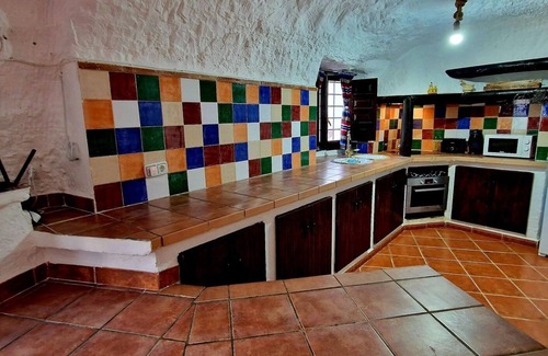 Baza House | Cascamorras Cave House "Capricho andaluz".