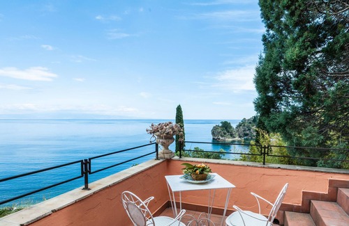 Spisone Apartment | Casetta Amelia Apts by Wonderful Italy
