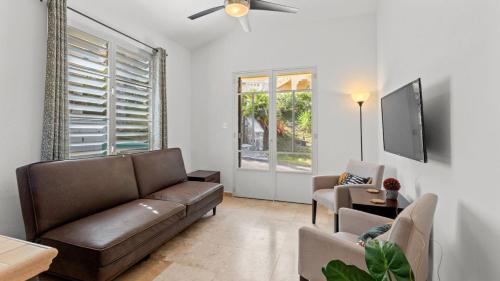 Puntas Apartment | Casita 2 at Ceiba Tree Inn. Tranquility with Garden Views and Pergola with Ocean Overlook