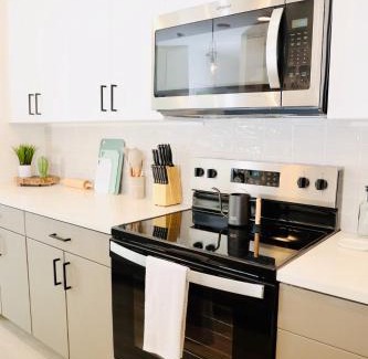 McNeil Apartment | Casita Cactus - Poolside Charm near Domain & Q2