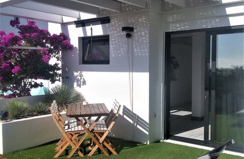 Corralejo House | Casita Maracuya, a garden on the sea