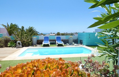 Corralejo House | Casita Maracuya, a garden on the sea