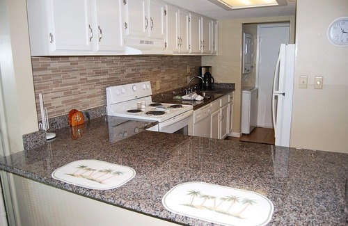 Gulf Shores Condo | Castaways 3B is a Gulf Shores Condo Rental with a gorgeous view of the beach!