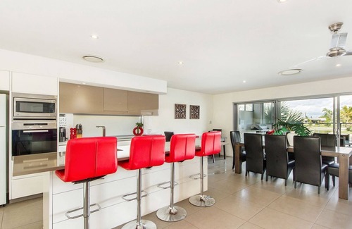 Mermaid Waters House | Castaways on the Gold Goast