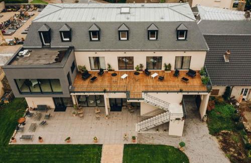 Fey House | Castel Féy