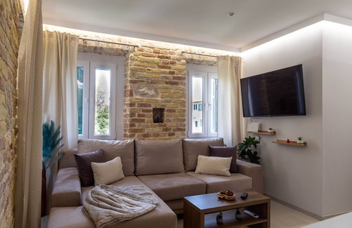 Old Town Apartment | Castello Nuovo Suite by CorfuEscapes