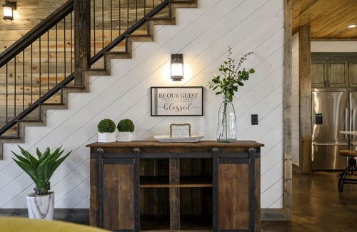 Pickens Cabin | CASTLE BLACK-SECLUDED ULTRA HIGH LUXE CABIN ON THE CREEK| 8 BEDROOMS