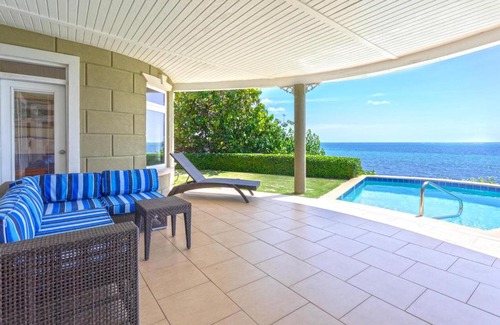Gun Bay House | Castle Guesthouse by Grand Cayman Villas & Condos