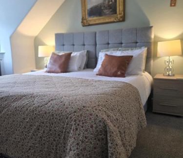 Dunfermline Apartment | Castleblair Snug - Entire Flat in Dunfermline