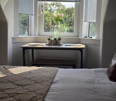 Dunfermline Apartment | Castleblair Snug - Entire Flat in Dunfermline