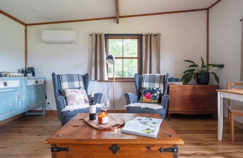 Kangaroo Valley Cabin | 'Casuarina' -Picturesque, Romantic Kangaroo Valley Cottage