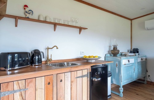 Kangaroo Valley Cabin | 'Casuarina' -Picturesque, Romantic Kangaroo Valley Cottage