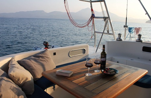 Naxos Boat Rental | Catamaran with skipper and hostess Cyclades