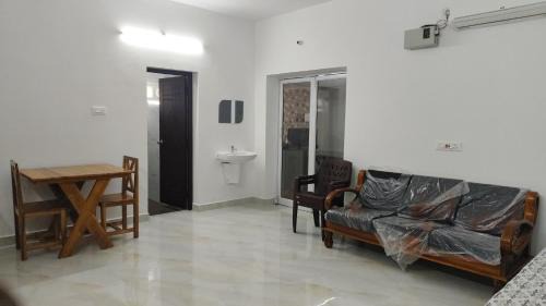 Kalpakkam House | CATCH A WAVE Farm House