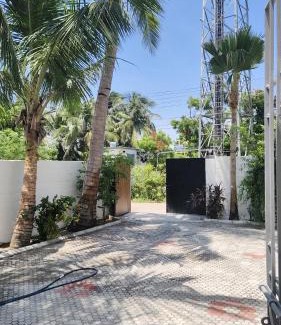 Kalpakkam House | CATCH A WAVE Farm House