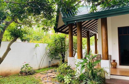Kanuwana House | Catherine Villa in Ja Ela near Colombo Airport Expressway Exit