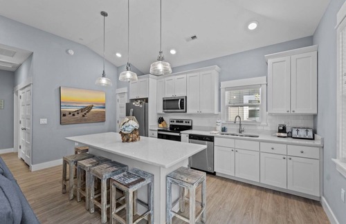 Whalehead Beach Condo | Cavalier Cottage Single Level Condo Mins to Beach