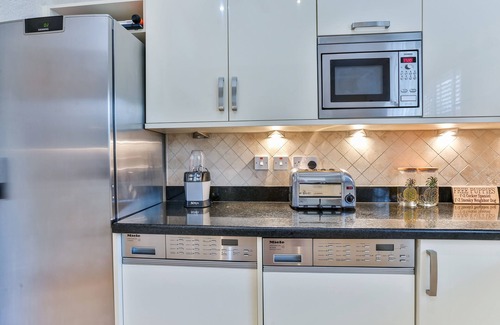 Sea Breeze Hills Villa | Cayman Villa - Contemporary 3 bedroom Villa with Stunning Ocean Views 3 Villa by RedAwning