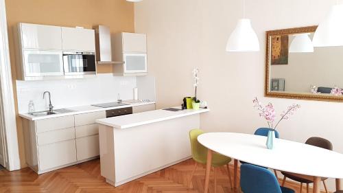 Orszagut Apartment | CBS Apartments Budapest