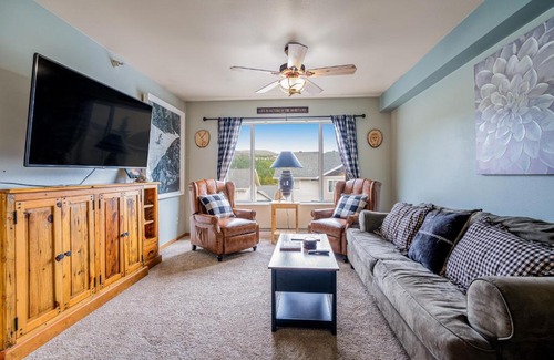Big Sky Apartment | Cedar Creek 30