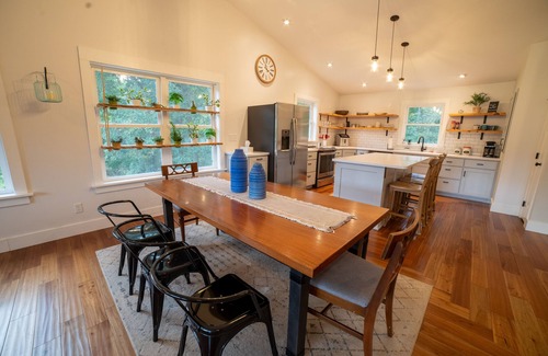 Bellville House | Cedar House at The Meadowood