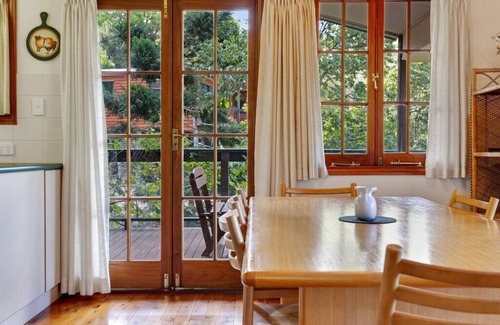Ravensbourne Ski Chalet | Cedar Lodge Cosy Mountain Retreat 3 Bedrooms