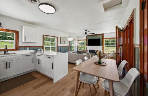 Madill Other | Cedar Nest - Lakefront Cabin Retreat