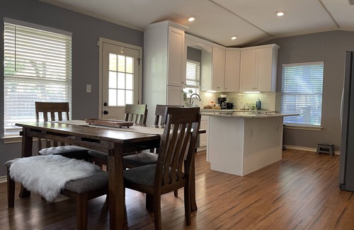 North Buttercup Creek House | Cedar Park Retreat House