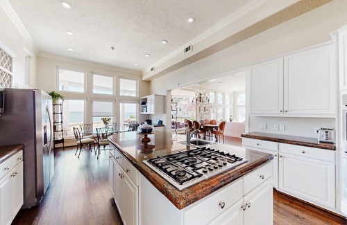 Walden on Lake Conroe House | CedarGrove Hideaway | Newly renovated house in Montgomery with dock & kayaks