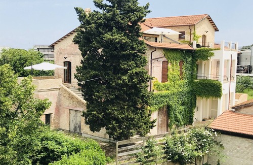 Martinsicuro Apartment | Celeste Apartment, 300 meters from the sea in a completely renovated farmhouse
