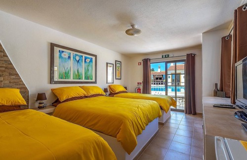 Silves Bed & Breakfast | Centrally located 4 star bed and breakfast with modern and comfortable rooms