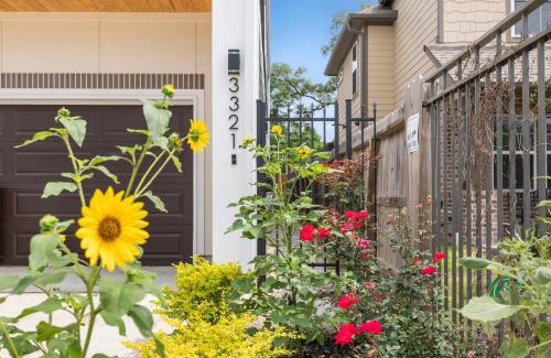 Greater Third Ward House | Central 4bd - Outdoor Movie - Ping Pong - BBQ