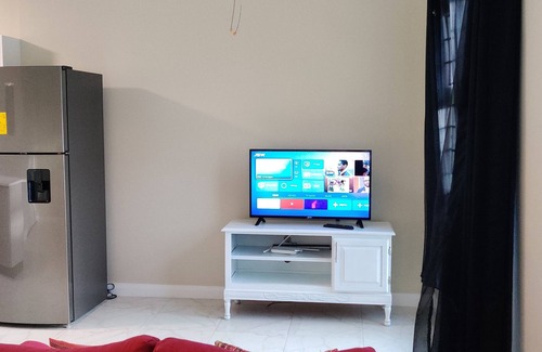 New Kingston Apartment | Central apartment Located across from the National Stadium with Gym & Tennis Crt