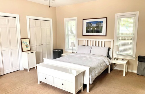Hancock House | Central ATX Home - Perfect for Families, F1 & ACL - Large Backyard & Deck