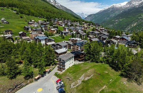 Saas-Fee Apartment | Central chalet-style studio with Allalin view, Mischabelkette, Saas Fee, Zermatt