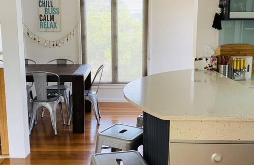 Bateau Bay House | Central Coast Beach House only 250m from the beach - Sleeps 6