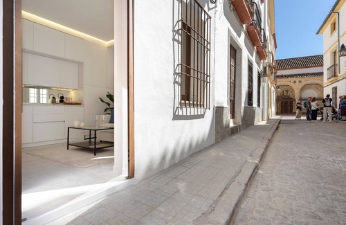 San Francisco-Ribera Cottage | Central Cordoba House 4 Guests Near Plaza del Potro
