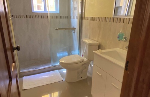 Runaway Bay Apartment | Central located apartment. Beach, pool and parking access. Pet friendly