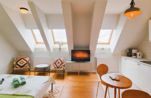 Bucharest City-Centre Apartment | Central Nordic Glow Studio