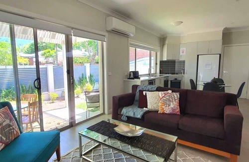 Albury Apartment | Central Sojourn on Wilcox Unit 1 - Central two bedroom apartment with a queen and double bed