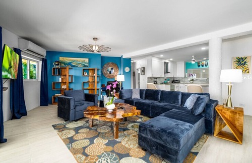 Rosendal Apartment | Centrally located 3br with pool, incredible harbor views!