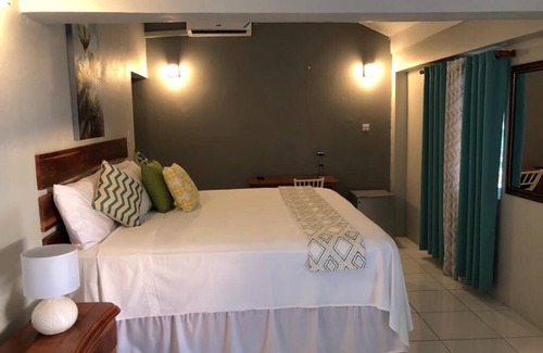 Montego Bay Hotel | Centrally located! 5 minutes from airport, steps from the beach