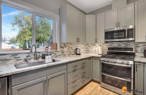 University Area House | Centrally located in UMed District. Steps from AK Air Venue, Prov/ANMC Hospitals